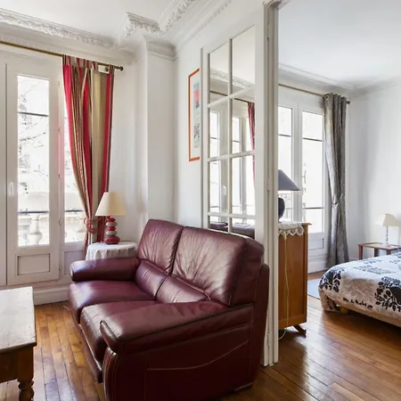 Agraives Avec Balcon - Welkeys Appartement Parijs